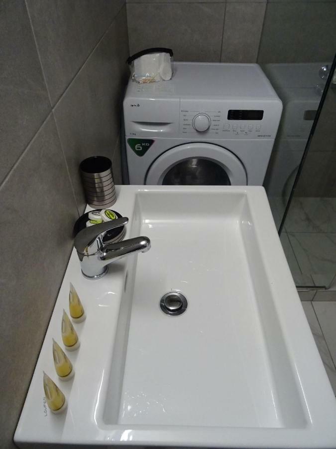 City Life Apartment In Athens Heart Buitenkant foto